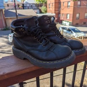 Dr. Martens Black Leather Lace Up Ankle Boot Sz 10